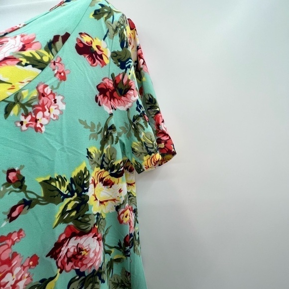 CPOKRTWSO Women's Plus Size Short Sleeve Tunic Top Floral Henley shirt Casual Bl - Picture 6 of 8